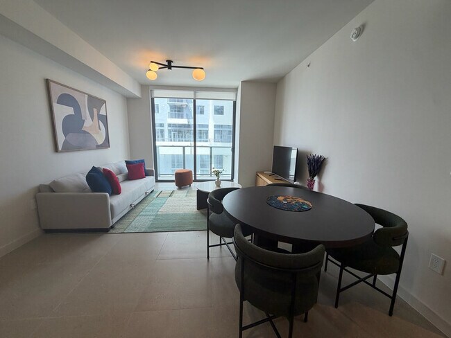 Building Photo - 11 NE 6th St