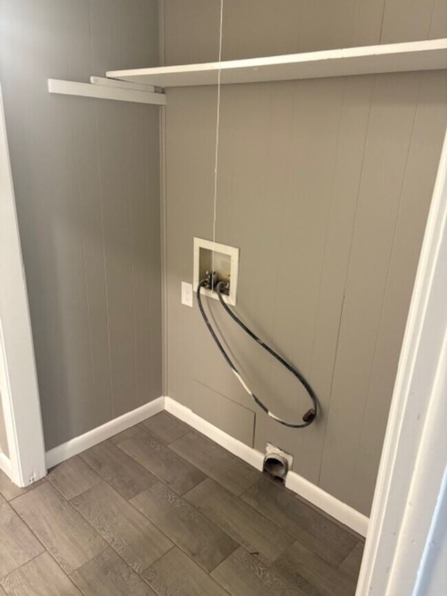 Building Photo - 428 Sierra Madre Dr