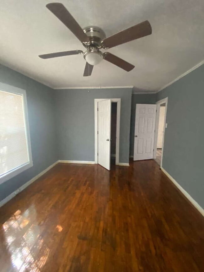 Building Photo - 2310 W 25th Ave