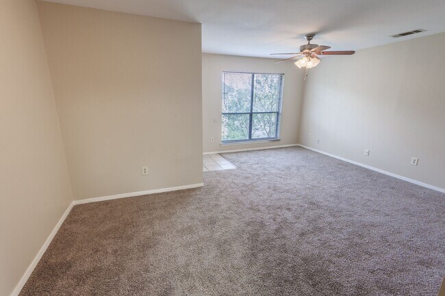 Building Photo - 229 Craddock Ave