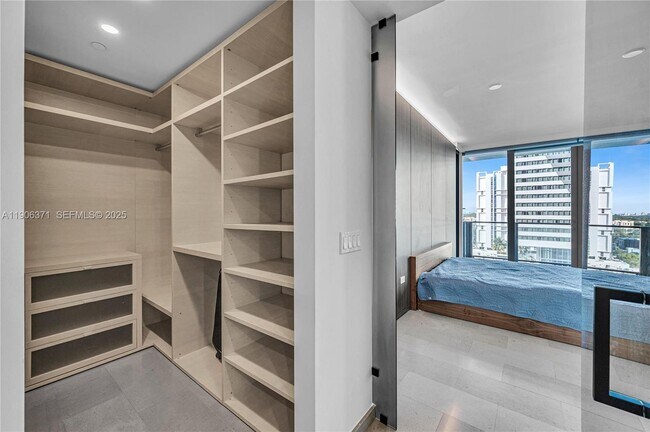 Building Photo - 88 SW 7th St