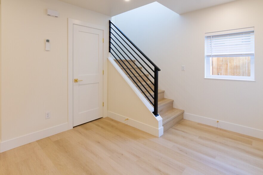 Building Photo - 6547 26th Ave NW