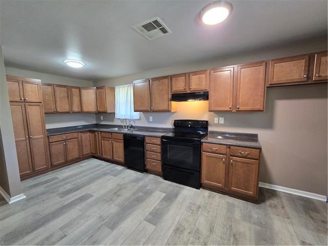 Building Photo - 10483 River Rd