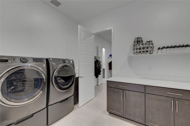 Building Photo - 10851 Mila Lndg Ave