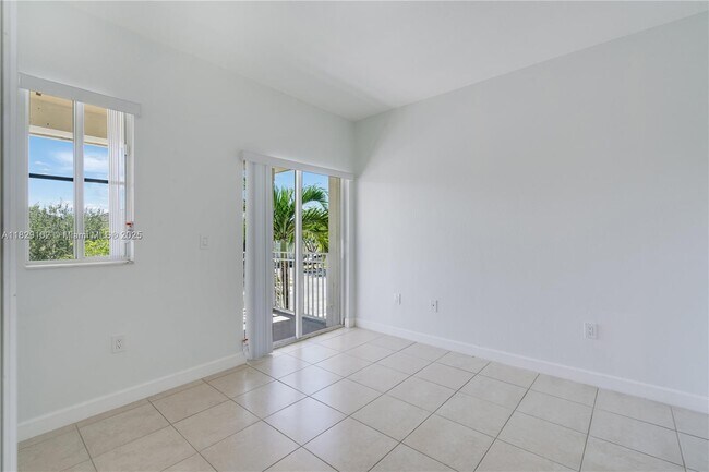 Building Photo - 383 NE 34th Terrace