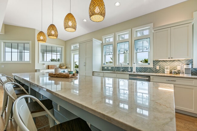 Building Photo - 681 Ocean Palm Way