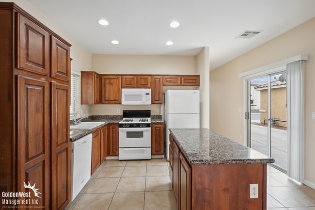 Building Photo - Charming Two-Story 3Bdm 2.5Ba Home in North Las Vegas!