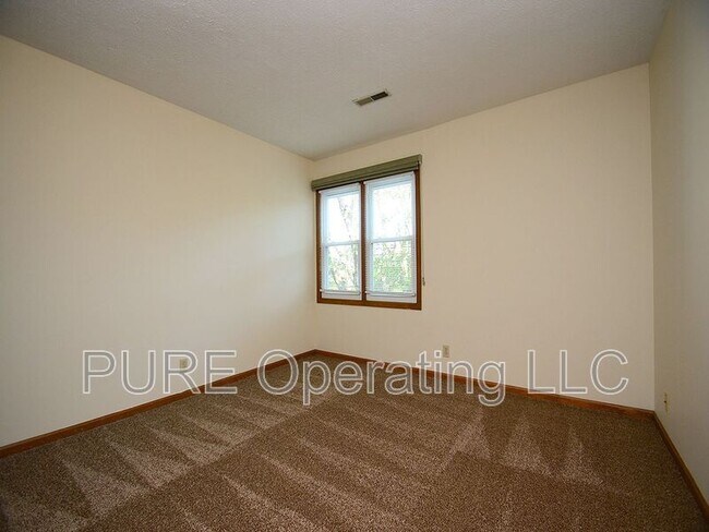 Building Photo - 1217 Pierce St