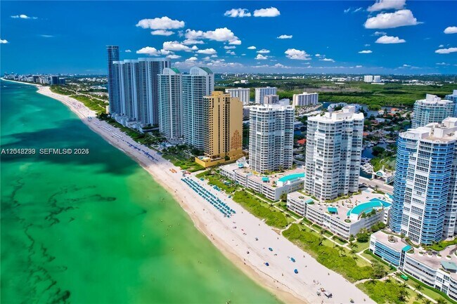 Building Photo - 16425 Collins Ave