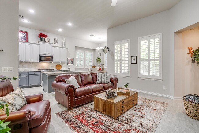 Building Photo - 709 Scenic Ranch Cir