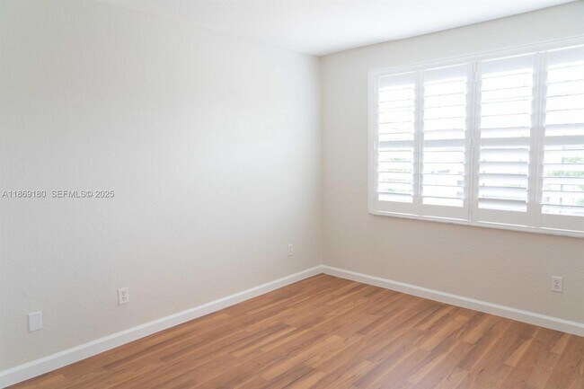 Building Photo - 3547 SW 175th Ave