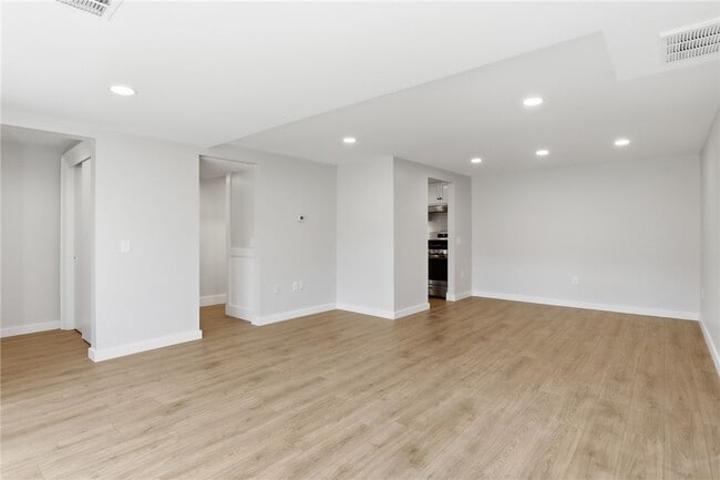 Building Photo - 1474 Marsh Rd