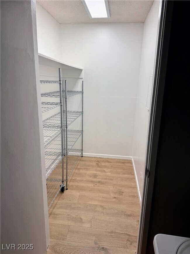 Building Photo - 350 E Desert Inn Rd