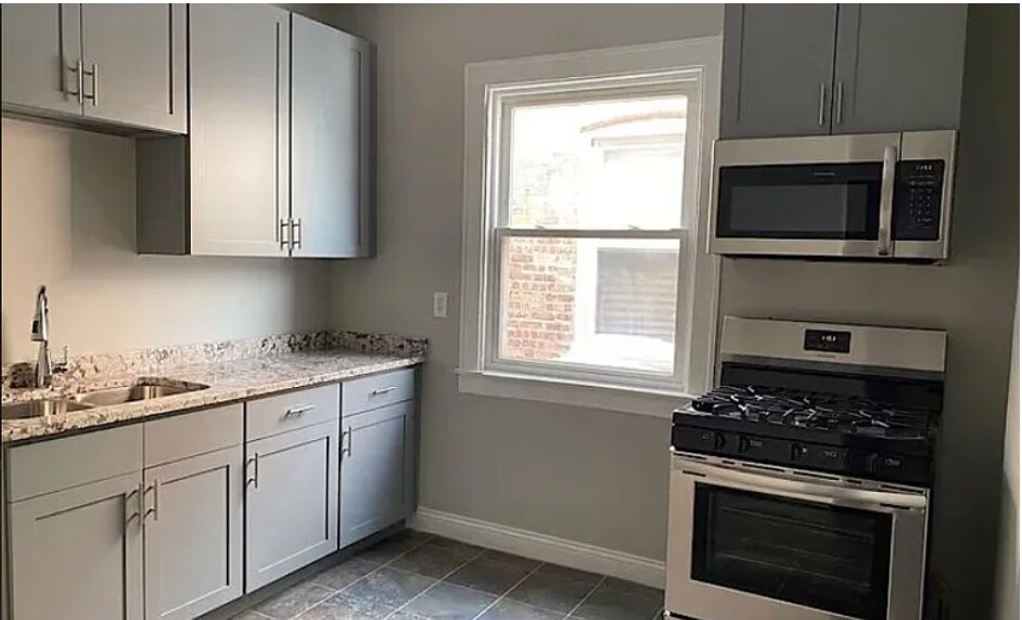 Building Photo - 7753 S Cornell Ave