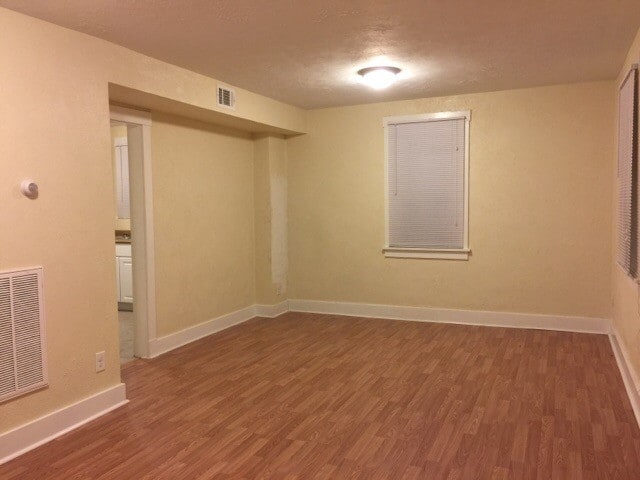 Building Photo - 915 Chartiers Ave