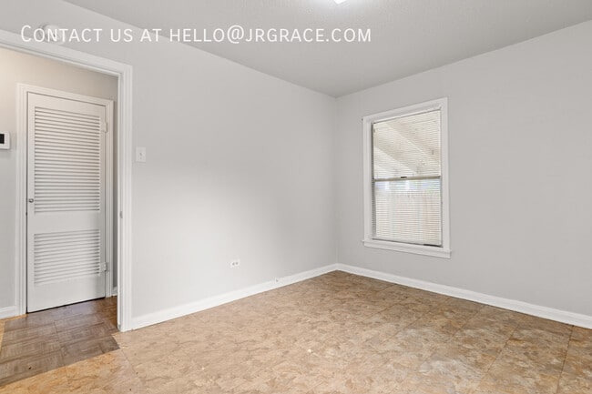 Building Photo - 3616 Live Oak Ave