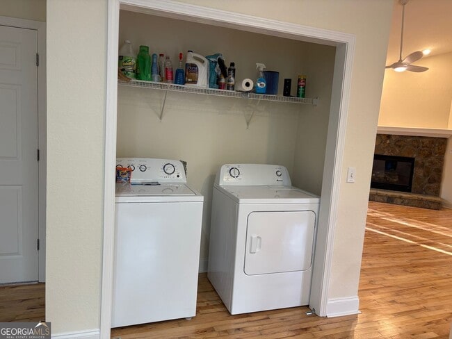 Building Photo - 74 Lockerbie Ct