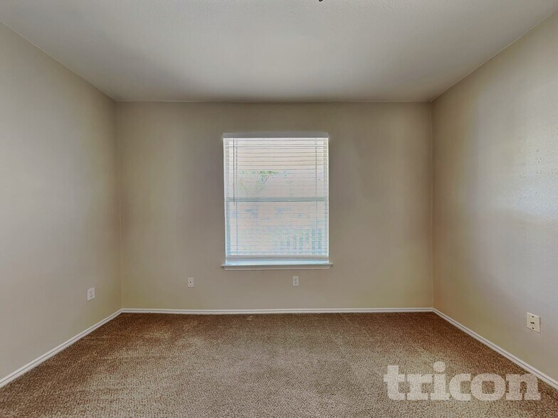 Building Photo - 228 Fall Creek Dr