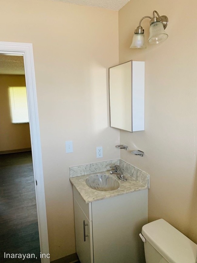 Building Photo - 541 S Cottage Hill Rd