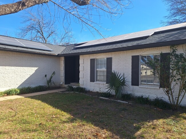 Building Photo - 1005 Ridgeline Dr