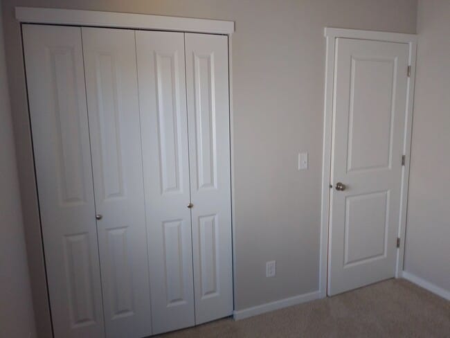 Building Photo - 2925 Mahogany St NE