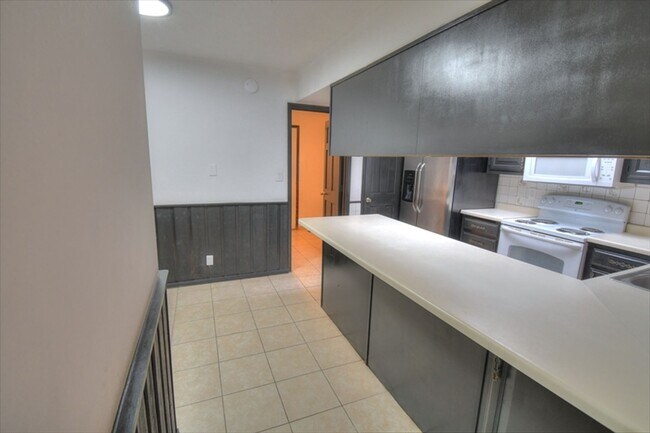 Building Photo - NE Heights ---Close to the Sandia Mountains