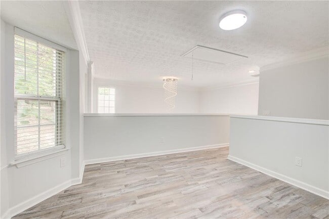 Building Photo - 2470 Stonegate Dr