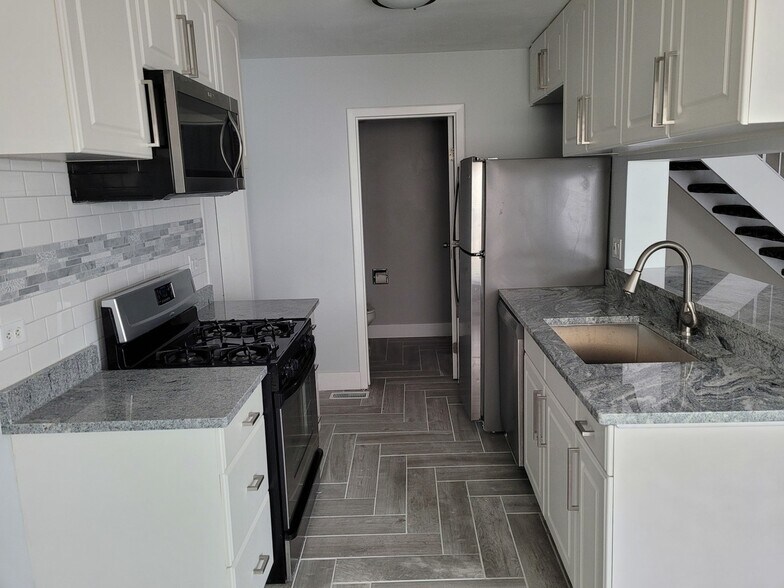 Building Photo - 362 Farmingdale Cir