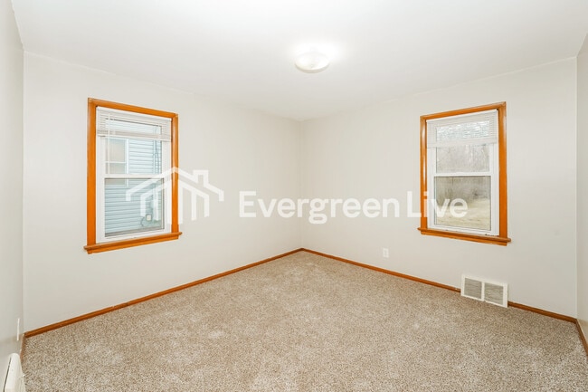 Building Photo - 4777 E 93rd St