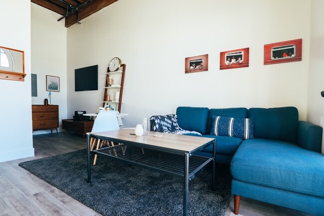 Building Photo - The Rose on Bond