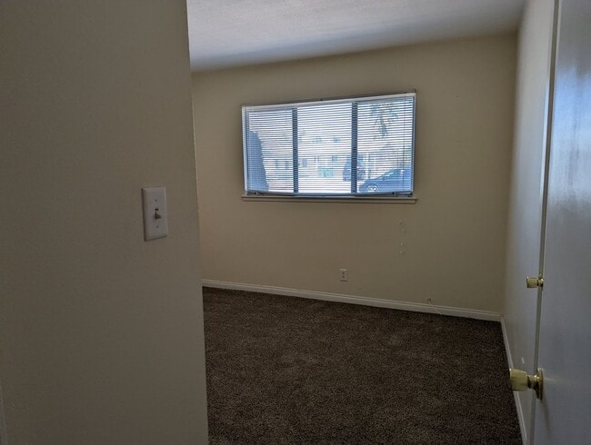 Building Photo - 5429 Mountain View Dr