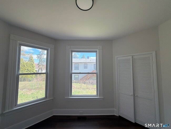 Building Photo - 316 W Main St