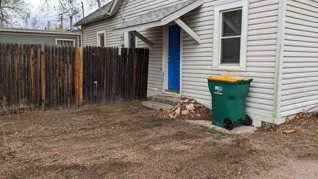 Building Photo - Cute 3 Bedroom 1 Bath Home - MileStone Rea...