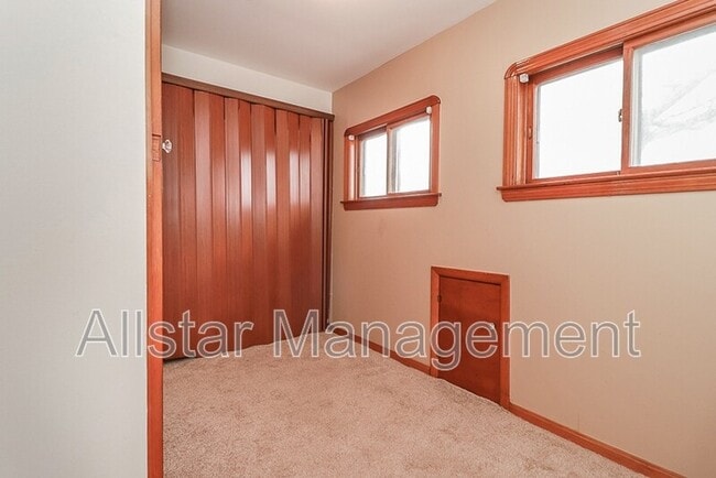 Building Photo - 6207 Gerald Ave