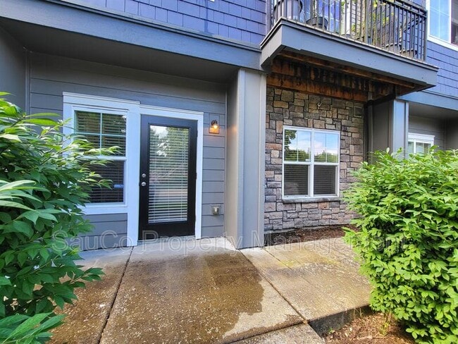 Building Photo - 10651 NE Red Wing Way