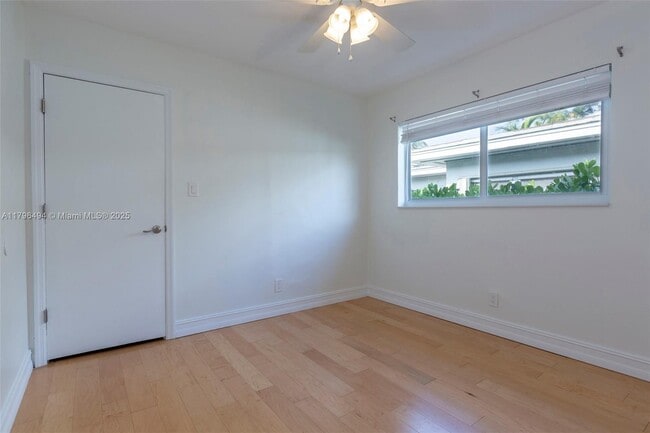 Building Photo - 3441 Oak Ave