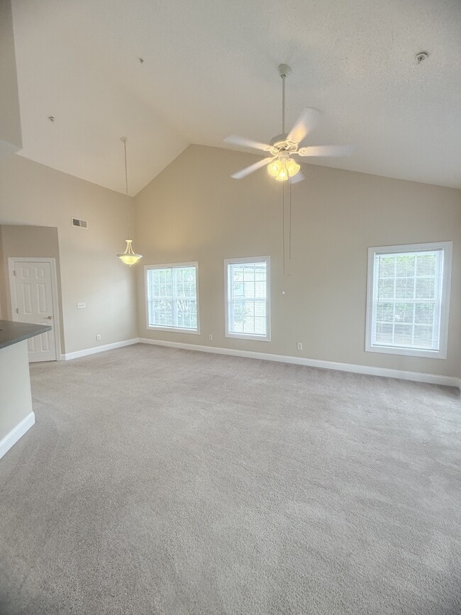Building Photo - 5034 Belleglen Ct