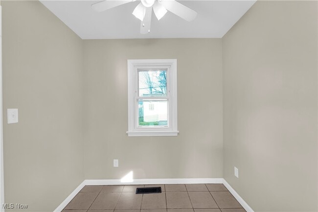 Building Photo - 18804 Rockland Ave