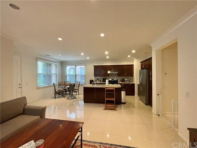 Building Photo - 36 Calypso