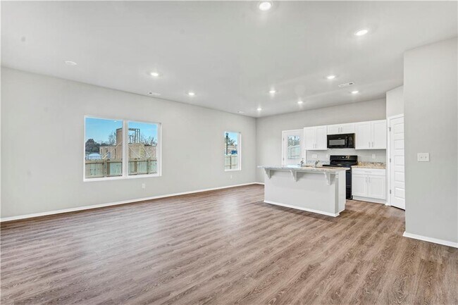 Building Photo - 6814 Memphis