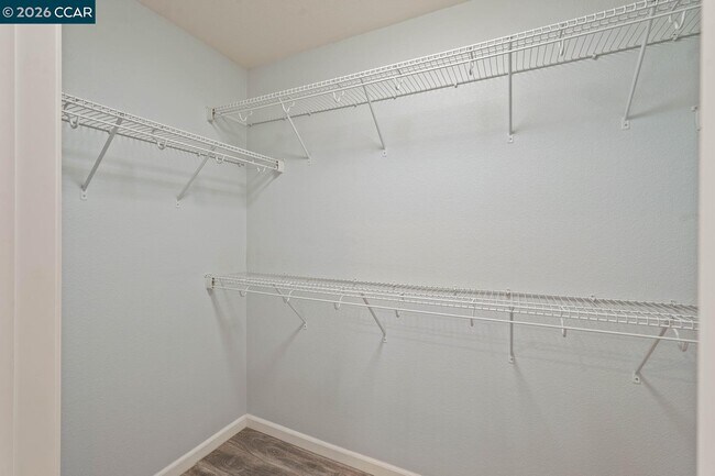 Building Photo - 207 Heligan Ln