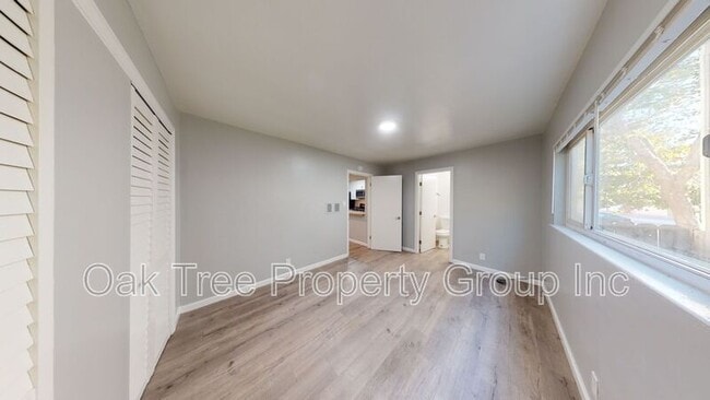 Building Photo - 824 15th St