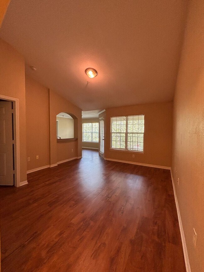 Building Photo - Reserve of Point Meadows Condo!