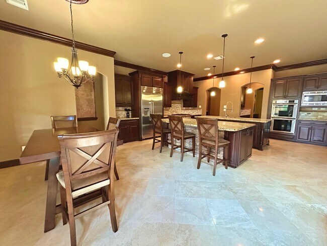 Building Photo - 7511 Raes Creek Dr