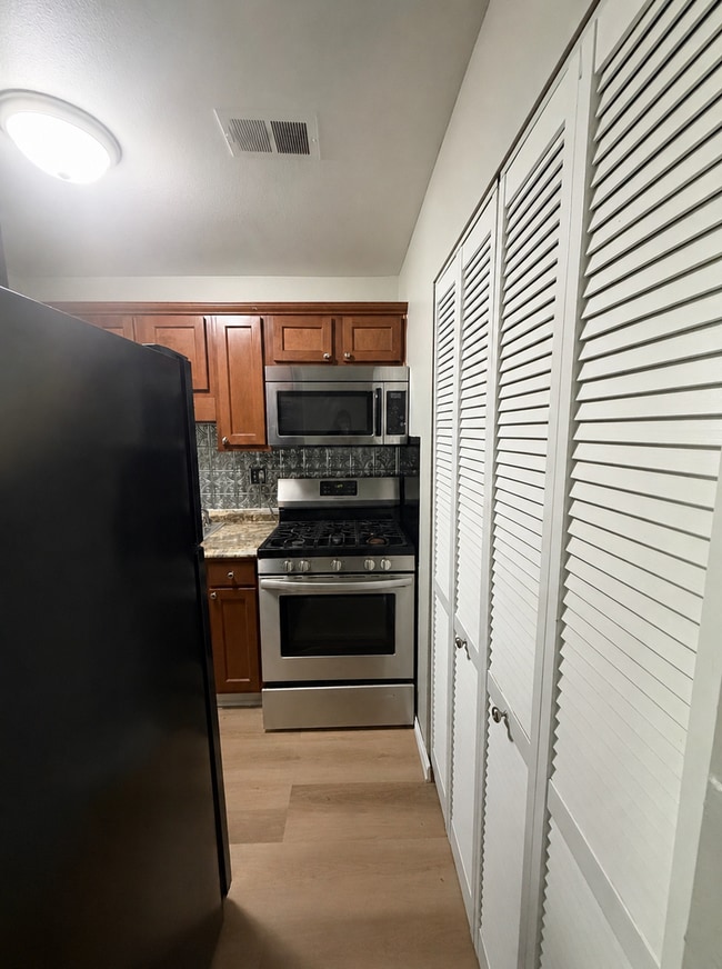 Building Photo - 8929 Brigadier Dr