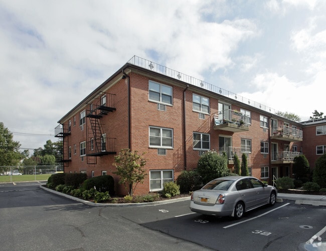 Imperial House 250 N Village Ave Rockville Centre NY 11570