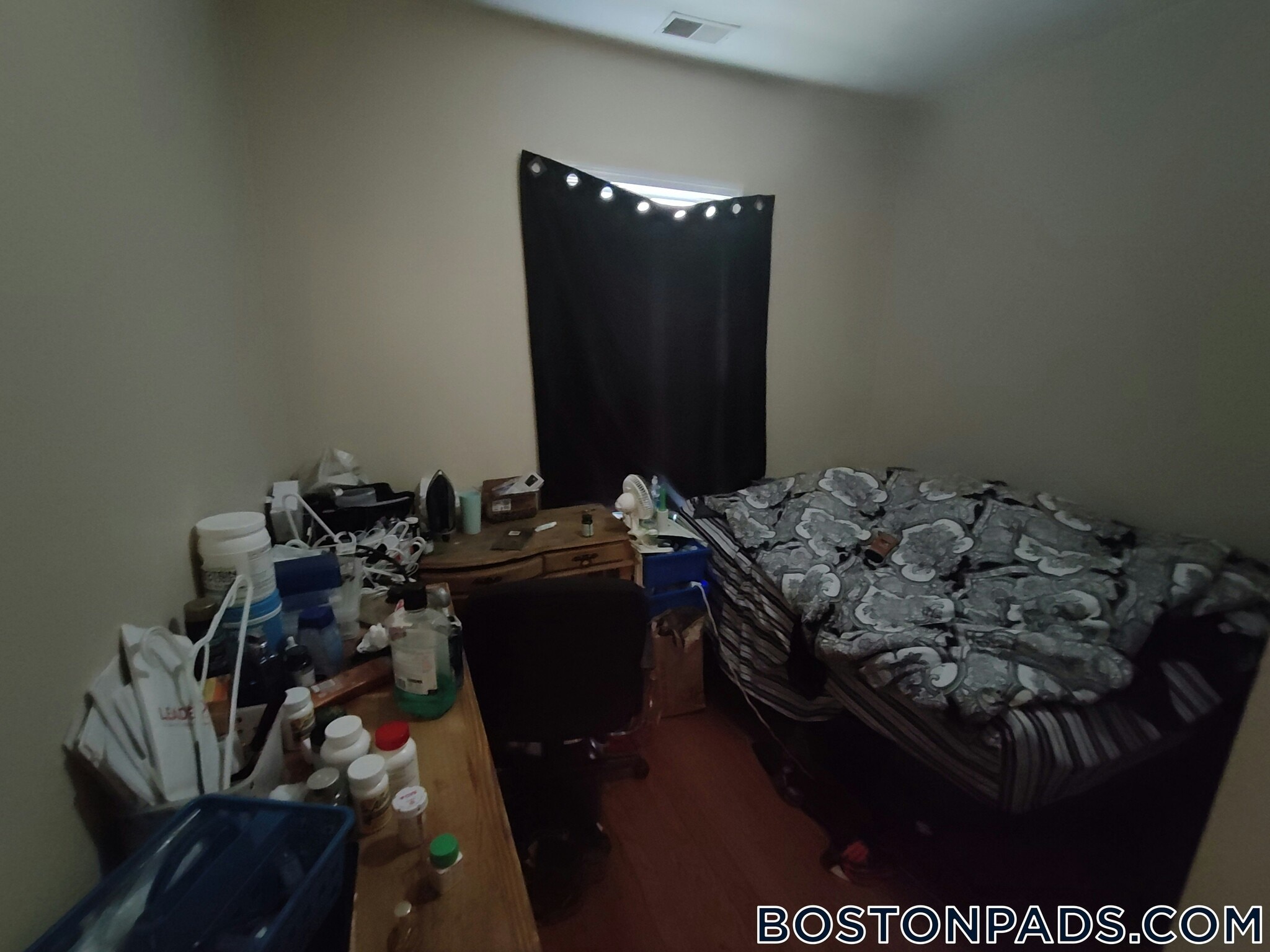 Building Photo - 30 Circuit St