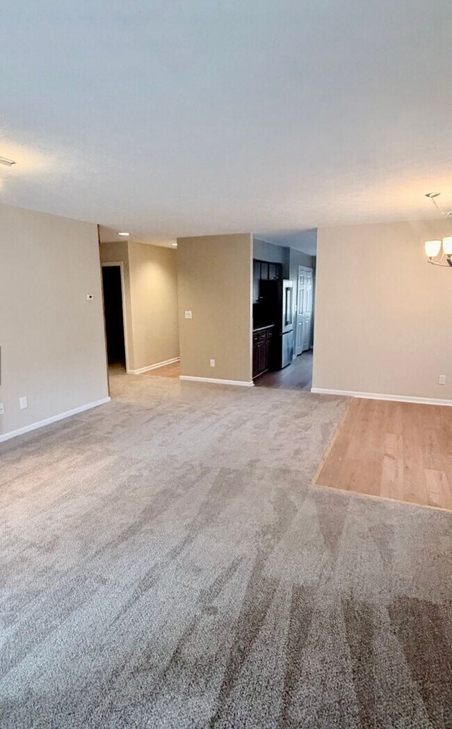 Building Photo - Great Location - 2 Bed, 2 Bath Condo Available Now!