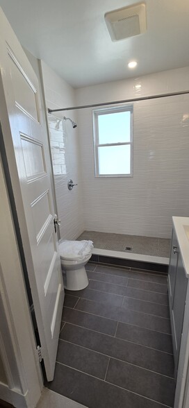 Building Photo - 22 Morton St