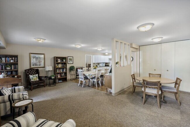 Building Photo - 777 Saturn Dr